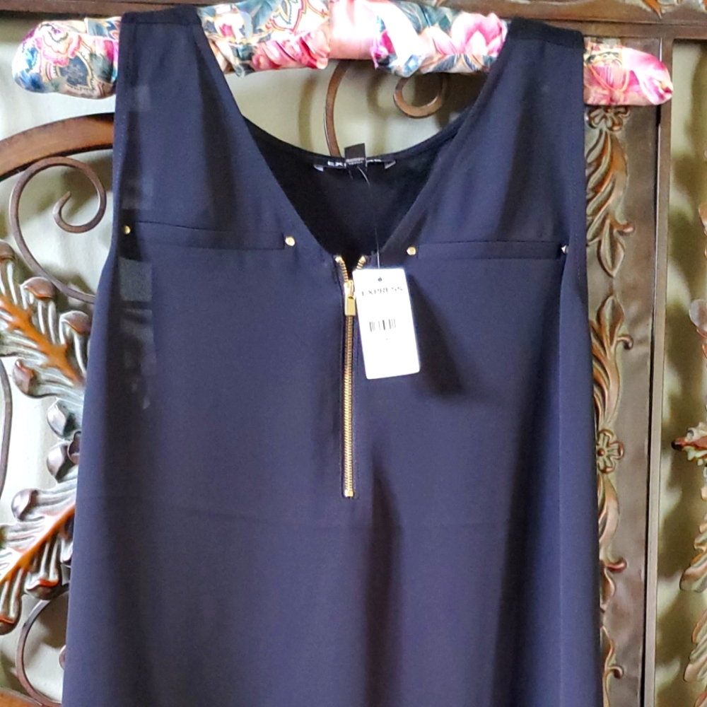 NWT: Express women's xs black zip tank